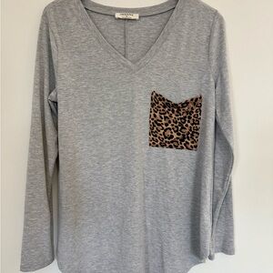 Zenana Gray V-neck top with leopard pocket. Large.